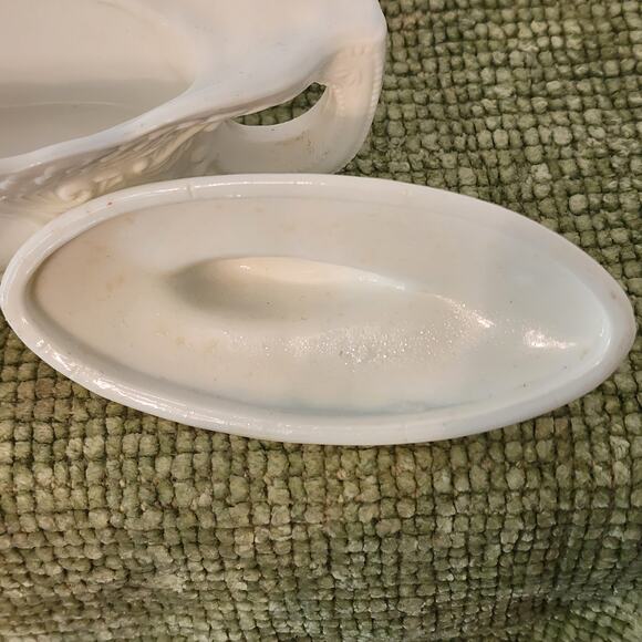 Vintage Milk Glass Fish Covered Sauce Boat Tureen Mid Century Ocean Decor - Picture 7 of 13